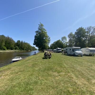 April kamperen-block